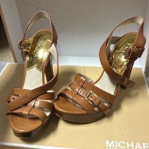 Size 6 Michael Kors Grace Platform heels